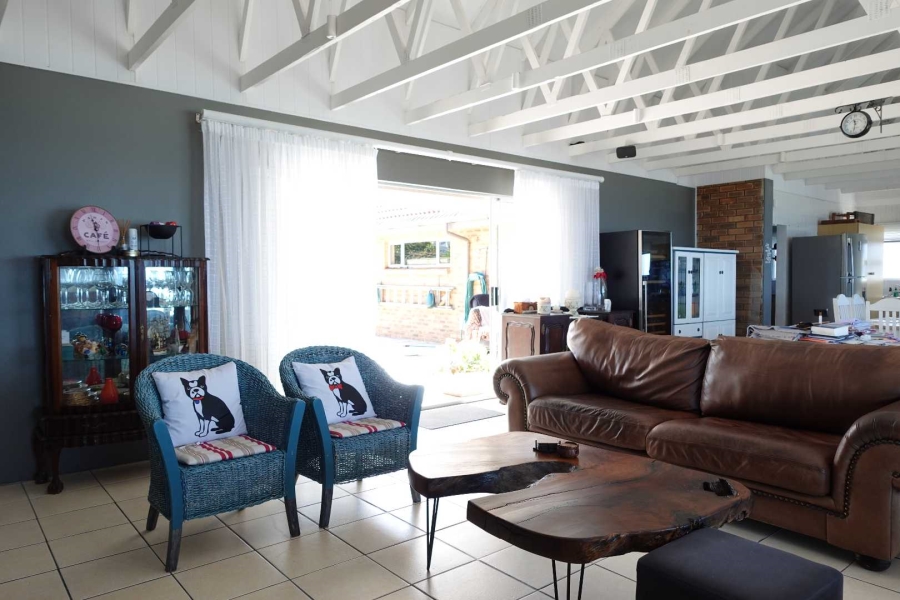 6 Bedroom Property for Sale in Outeniqua Strand Western Cape